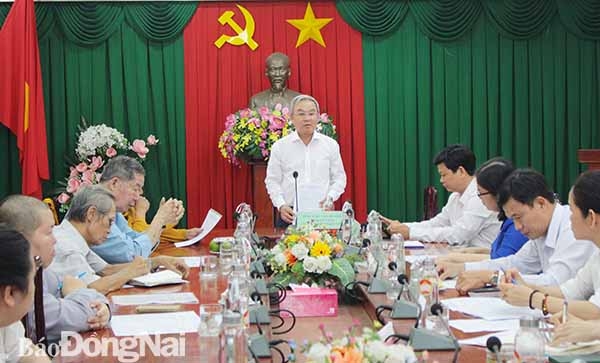 Chủ tịch Ủy ban MTTQ Việt Nam tỉnh Cao Văn Quang phát biểu tại hội nghị