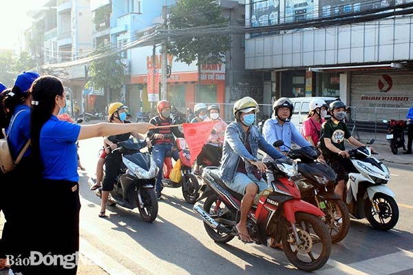 Đoàn viên thanh niên TP.Biên Hòa ra quân đảm bảo an toàn giao thông