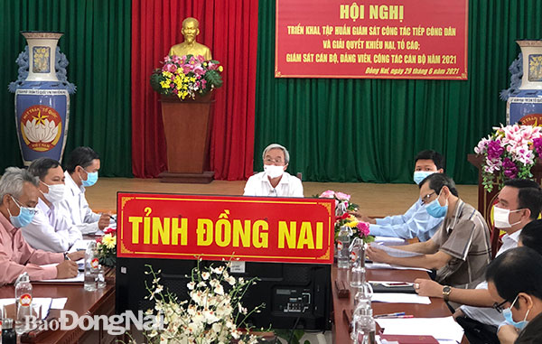 Chủ tịch Ủy ban MTTQ Việt Nam tỉnh Cao Văn Quang chủ trì điểm cầu Đồng Nai. Ảnh: Nguyệt Hà