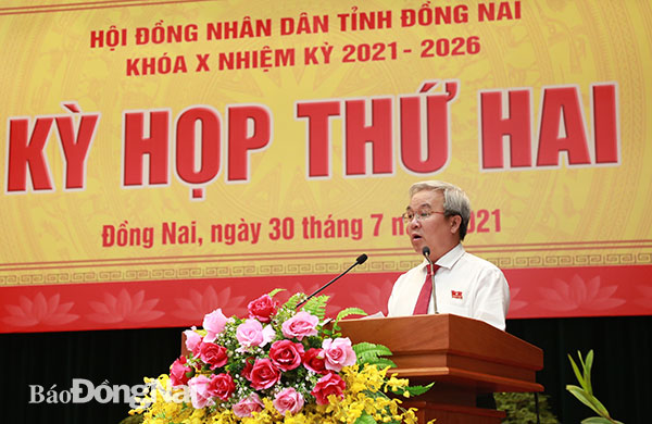 Ủy viên Ban TVTU, Chủ tịch Ủy ban MTTQ Việt Nam tỉnh Cao Văn Quang báo cáo tổng hợp ý kiến kiến nghị của cử tri gửi đến kỳ họp
