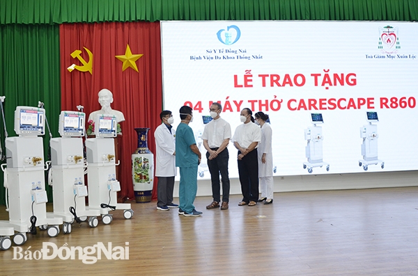 Tòa Giám Mục Xuân Lộc tặng máy thở cao cấp tại Bệnh viện đa khoa Thống Nhất