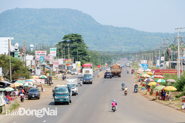 Đường tỉnh 770B khi hoàn thành xây dựng sẽ cùng với tuyến quốc lộ 20 đóng vai trò kết nối các địa phương khu vực phía Đông Bắc với các khu vực khác của tỉnh. Ảnh: P.TÙNG