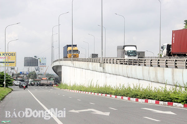 5. Trước tình trạng giao thông quá tải ở khu vực ngã tư Vũng Tàu (TP.Biên Hòa), tháng 1-2014, cầu vượt bằng thép đầu tiên tại Đồng Nai đã được đưa vào sử dụng, với tổng vốn khoảng 200 tỷ đồng