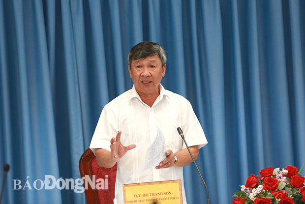 Đồng chí Hồ Thanh Sơn, Phó bí thư Thường trực Tỉnh ủy phát biểu chỉ đạo tại cuộc họp. Ảnh:Huy Anh