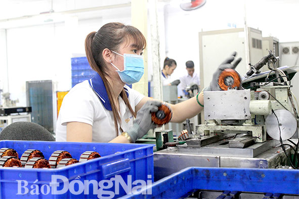 Sản xuất linh kiện máy móc xuất khẩu tại Công ty CP Dongjin Việt Nam (100% vốn Hàn Quốc)  ở Khu công nghiệp Loteco (TP.Biên Hòa)