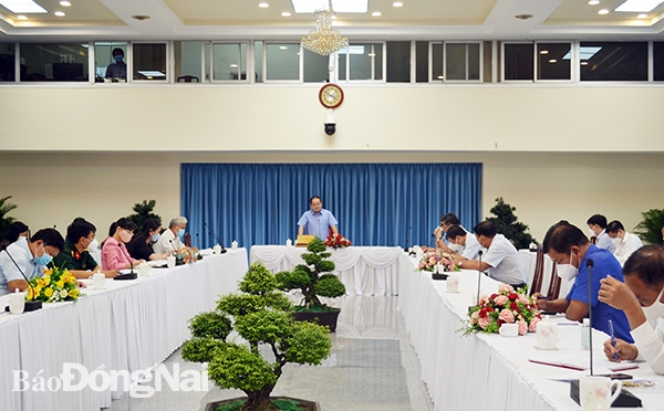 Phó bí thư Tỉnh ủy, Trưởng đoàn đại biểu Quốc hội tỉnh Quản Minh Cường phát biểu chỉ đạo tại hội nghị