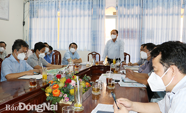 Phó chủ tịch UBND tỉnh Võ Tấn Đức phát biểu tại buổi làm việc