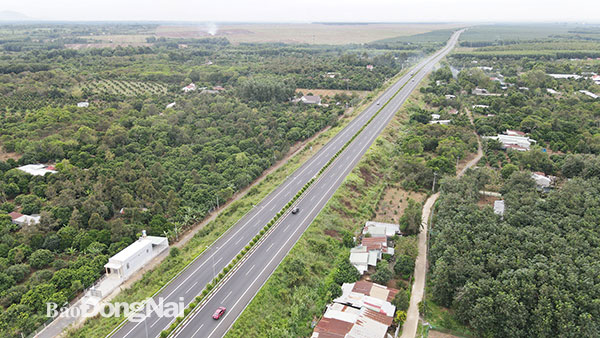Đường cao tốc TP.HCM - Long Thành - Dầu Giây là một trong những tuyến giao thông kết nối vùng quan trọng đã được đưa vào khai thác. Ảnh: Quỳnh Nhi