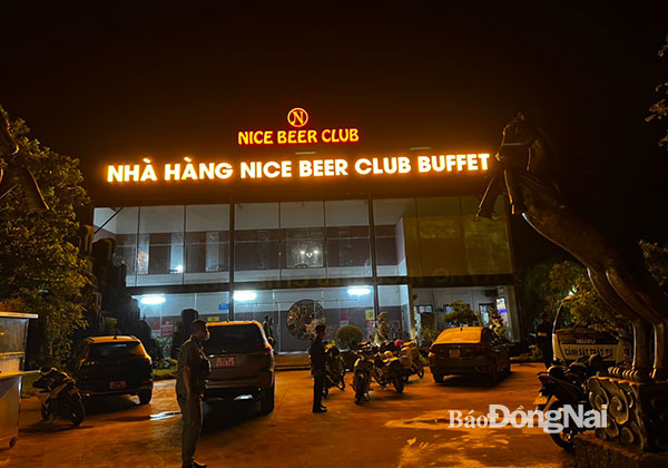 Chỉ là nhà hàng ăn uống nhưng quán Nice Beer Club lại thiết kế và hoạt động như quán bar trá hình. Ảnh: Công an cung cấp