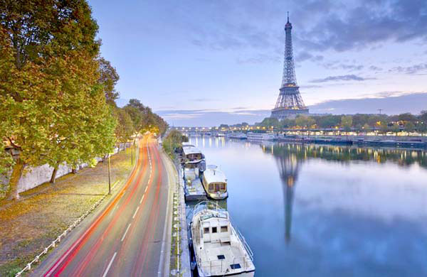 Sông Seine (Pháp) nổi tiếng nhất ở châu Âu nhờ tháp Eiffel nằm ngay cạnh. Nguồn: Shutterstock