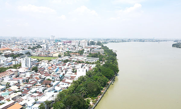 Đồng Nai đặt yêu cầu cho đơn vị tư vấn xây dựng một quy hoạch tổng thể phát triển kinh tế - xã hội hướng đến mục tiêu phát triển nhanh và bền vững. Trong ảnh: Một góc đô thị Biên Hòa dọc sông Đồng Nai