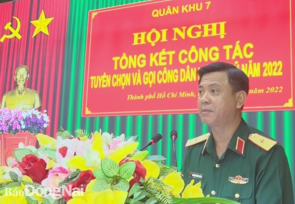 Ủy viên Trung ương Đảng, Thiếu tướng Nguyễn Trường Thắng, Tư lệnh Quân khu 7 phát biểu tại hội nghị
