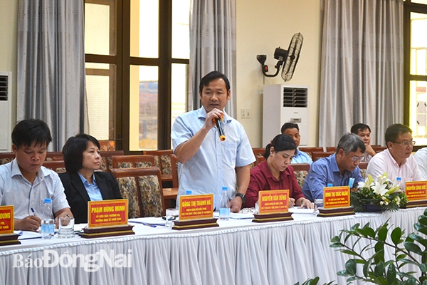 Lãnh đạo Đảng ủy Tổng công ty công nghiệp thực phẩm Đồng Nai chia sẻ những khó khăn trong sản xuất kinh doanh hiện nay.