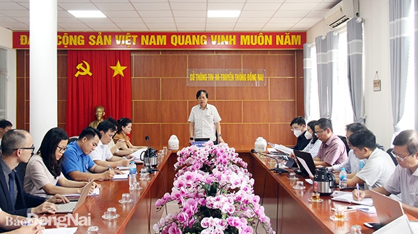 Giám đốc Sở TT-TT Lê Hoàng Ngọc phát biểu tại buổi làm việc