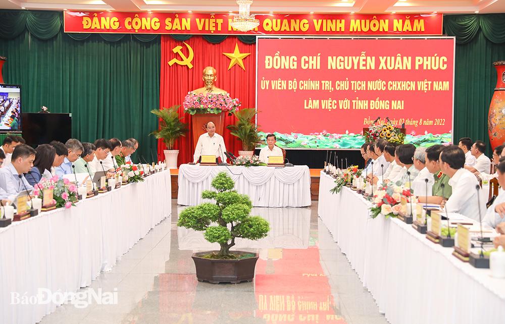Ủy viên Bộ Chính trị, Chủ tịch nước Nguyễn Xuân Phúc phát biểu tại buổi làm việc