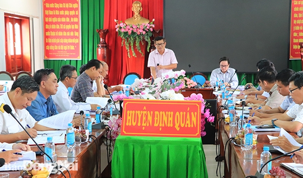 Ông Tạ Quang Trường, Trưởng ban Pháp chế HĐND tỉnh, Trưởng đoàn giám sát phát biểu tại cuộc giám sát