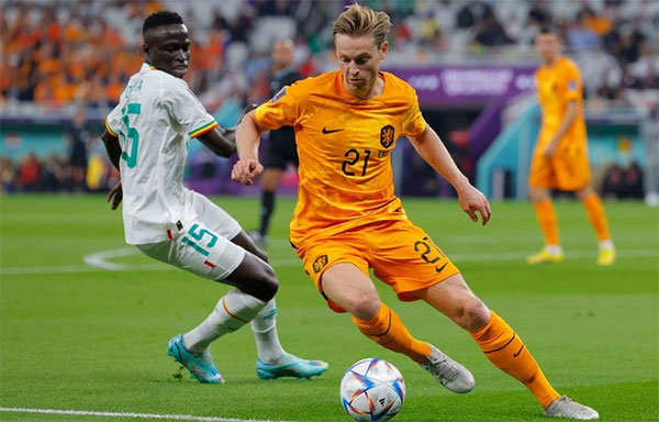 Trận thắng 2-0 của Hà Lan trước Senegal vẫn chưa thể khiến các CĐV hài lòng