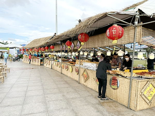 Gian hàng ẩm thực tại Tuần lễ Văn hóa