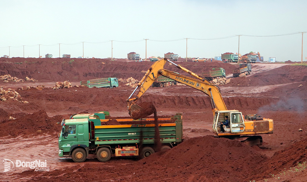 Trong một tuần làm việc xuyên Tết Nguyên đán 2023, các nhà thầu thi công tại dự án Sân bay Long Thành giai đoạn 1 đã đạt khổi lượng đào đắp gần 2 triệu m3 đất