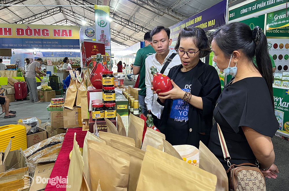 Doanh nghiệp, cơ sở sản xuất của Đồng Nai tham gia kết nối giao thương trong chương trình kết nối cung cầu giữa TP.HCM và các tỉnh, thành năm 2022