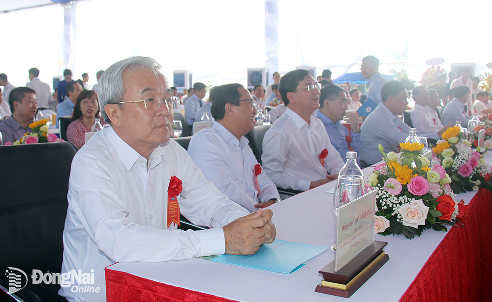  Chủ tịch Ủy ban MTTQ Việt Nam tỉnh Cao Văn Quang tham dự lễ khởi công dự án Đường cao tốc Biên Hòa - Vũng Tàu tại điểm cầu Bà Rịa - Vũng Tàu