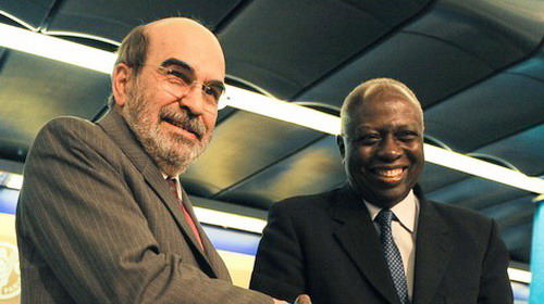 Tân tổng giám đốc FAO Graziano (trái) và người tiền nhiệm Diouf - Ảnh- Getty Images
