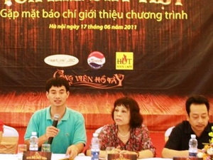 Nghệ sỹ Xuân Bắc phát biểu tại buổi họp báo ở Hà Nội. (Nguồn: Internet)
