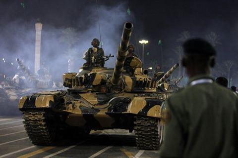 Xe tăng quân đội chính quyền Libya.
