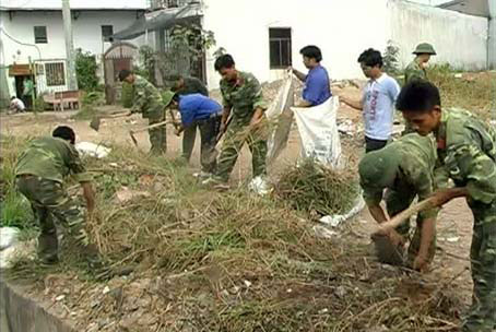 Thông qua công tác dân vận, nhiều tuyến đường giao thông đã được các lực lượng vũ trang TP.Biên Hòa và địa phương tu bổ, nâng cấp.