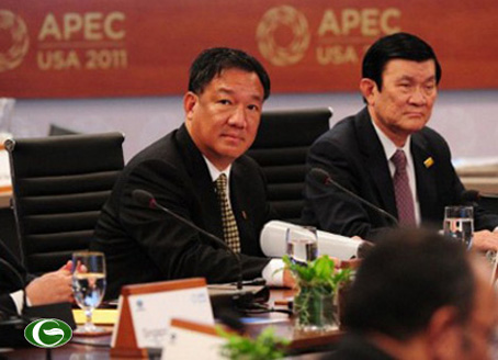 Chủ tịch nước Trương Tấn Sang (bên phải) dự Hội nghị thượng đỉnh lãnh đạo các nền kinh tế  APEC13-11 tại Honolulu, Hawai, Mỹ (tháng 11-2011).