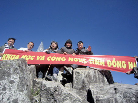 Đoàn công tác Sở Khoa học - công nghệ Đồng Nai chinh phục đỉnh núi Fansipan.