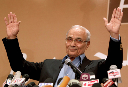 Ứng cử viên tổng thống Ai Cập Ahmed Shafiq, cựu Thủ tướng dưới thời cựu Tổng thống Hosni Mubarak tại cuộc họp báo ở Cairo ngày 21-6.