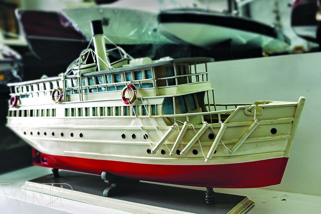 Besides traditional boats, Vietnam also makes many modern model yachts.