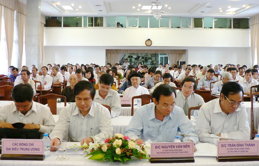 Các đại biểu khách mời Trung ương và địa phương tham dự hội nghị