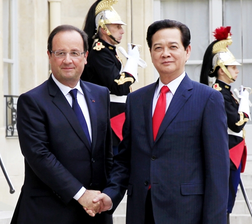 Thủ tướng Nguyễn Tấn Dũng hội kiến với Tổng thống Pháp Francois Hollande, tại Phủ Tổng thống Pháp ngày 25/9/2013. Ảnh: Đức Tám – TTXVN