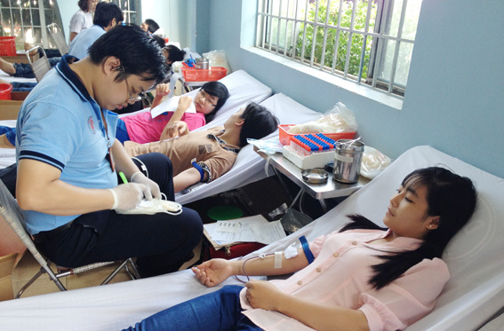  Đoàn viên tham gia hiến máu tình nguyện