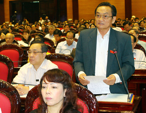 Ông Trần Du Lịch, đại biểu Quốc hội Thành phố Hồ Chí Minh phát biểu ý kiến. Ảnh: TTXVN