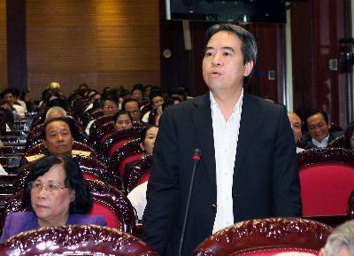 Thống đốc NHNN Nguyễn Văn Bình giải trình tại kỳ họp