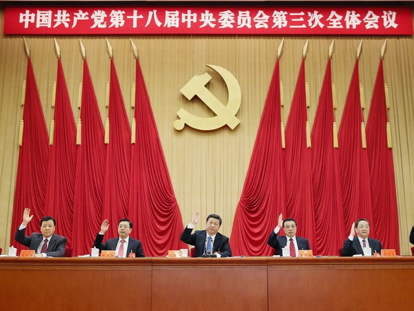 Tổng Bí thư CPC Tập Cận Bình (giữa) cùng các đại biểu khác tại hội nghị ngày 12/11. (Nguồn: THX/TTXVN)