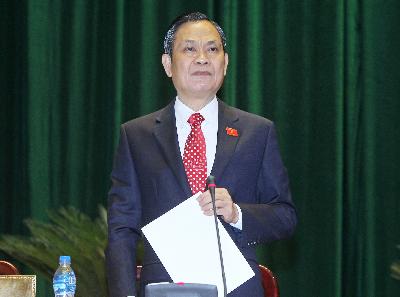 Bộ trưởng Bộ Nội vụ Nguyễn Thái Bình trả lời chất vấn