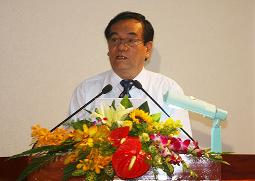 Đ/c Bí thư Tỉnh ủy Trần Đình Thành phát biểu tại phiên khai mạc kỳ họp