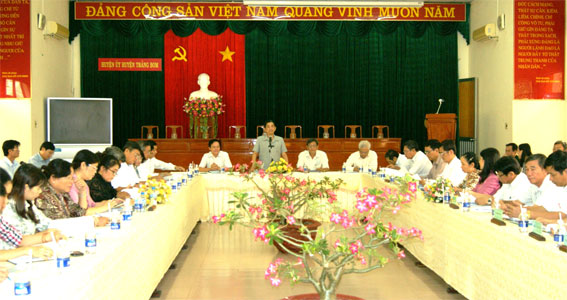 Đ/c Huỳnh Văn Tới kết luận tại buổi làm việc với huyện ủy Trảng Bom