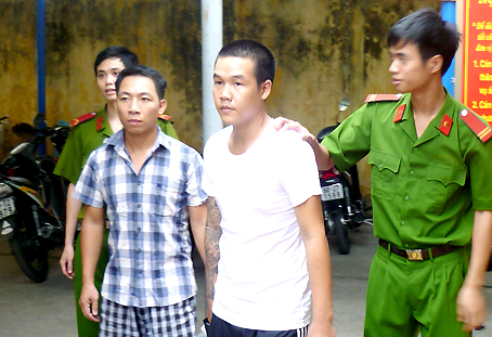 Công an TP.Biên Hòa bắt giữ 2 đối tượng dùng súng quân dụng bắn người.