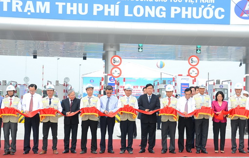 Lãnh đạo Bộ GTVT cùng lãnh đạo tỉnh cắt băng thông xe đường cao tốc TP.Hồ Chí Minh – Long Thành – Dầu Giây (cao toc 1 – K.Giới)