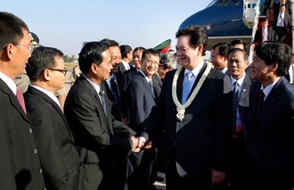 Lễ đón Thủ tướng Nguyễn Tấn Dũng tại sân bay. (Ảnh: VGP)