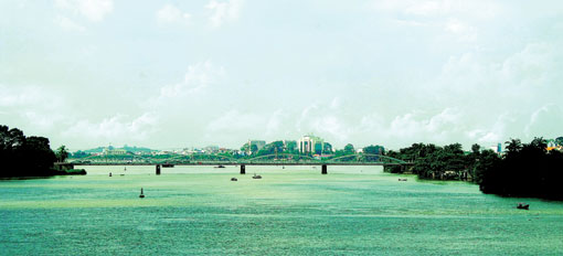 Sông Đồng Nai nhìn từ cầu Bửu Hòa