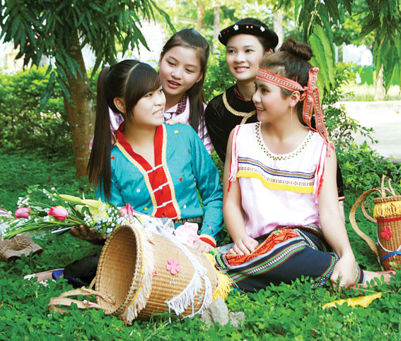 Học sinh Trường dân tộc nội trú liên huyện Tân Phú - Định Quán.