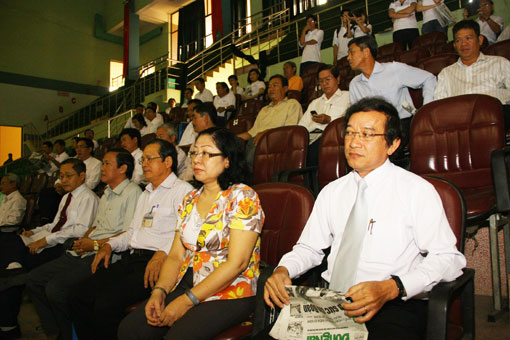 Các đại biểu tham dự lễ khai mạc giải