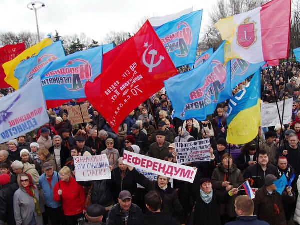 Người dân tuần hành tại thành phố Odessa, ngày 23/3. (Nguồn: AFP/TTXVN)