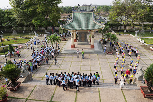 Học sinh Trường tiểu học Phan Bội Châu (TP.Biên Hòa) đến tham quan 